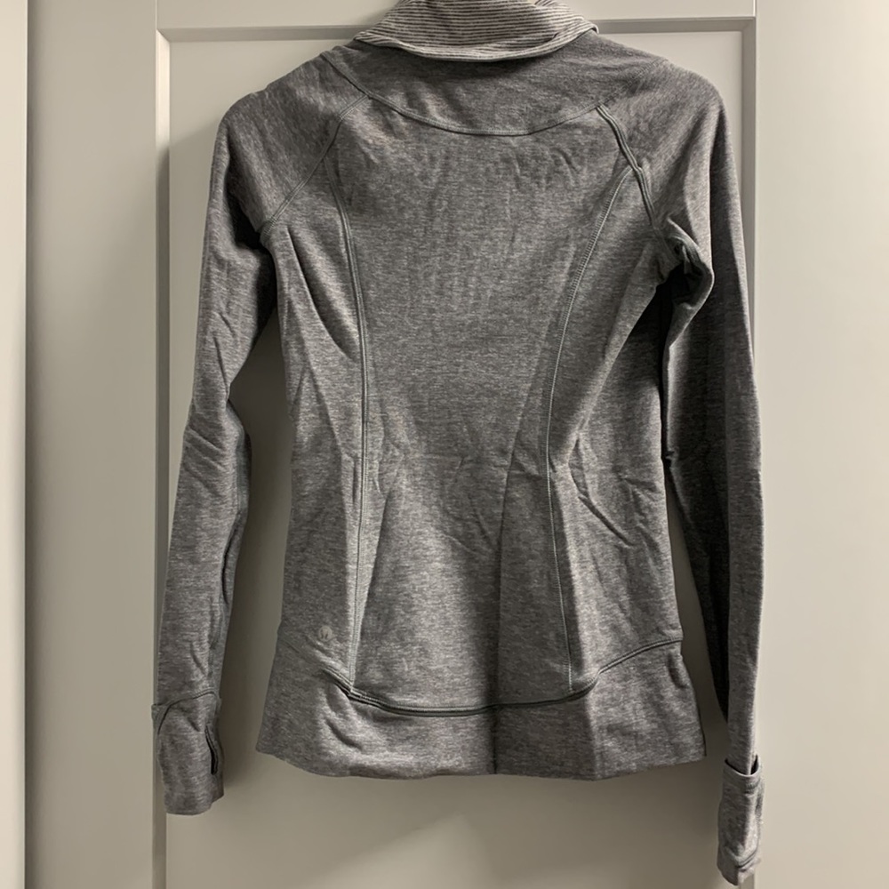 Lululemon running top - Picture 5 of 5